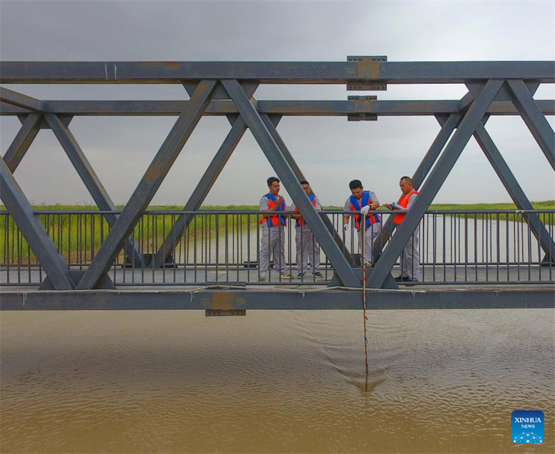 Le Xinjiang a commencé à détourner les eaux vers le plus long fleuve intérieur de Chine