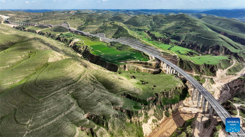 Ouverture à la circulation de l'autoroute Yinchuan-Kunming