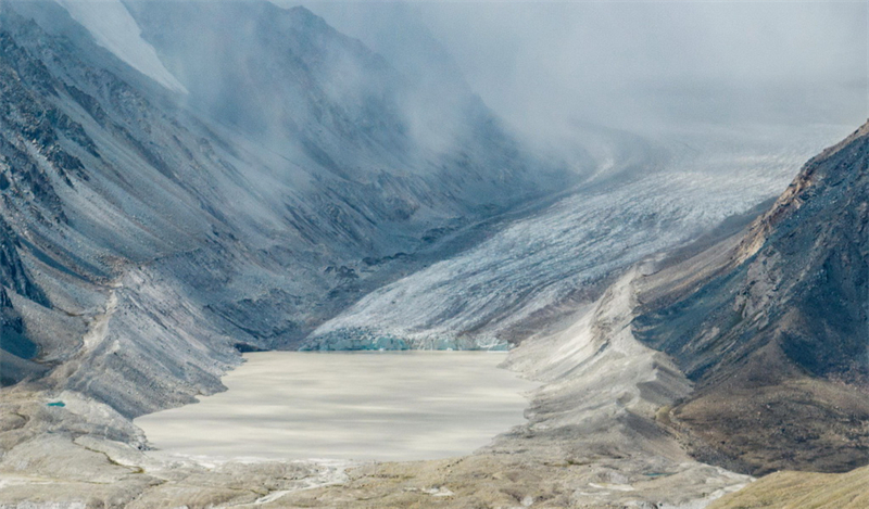 Xizang : la source de la magnifique rivière Yarlung Zangbo