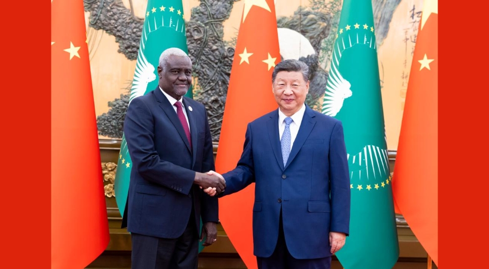 Xi Jinping rencontre le président de la Commission de l'Union africaine