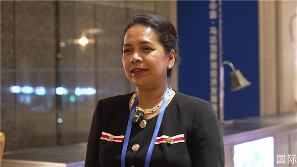 Lantosoa Rakotomalala, présidente du Conseil d'Administration de l'Economic Development Board of Madagascar (EDBM), dans un entretien exclusif accordé au Quotidien du Peuple en ligne. (Zhang Ruohan / le Quotidien du Peuple en ligne)