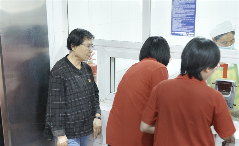 Zhang Guimei, « mère directrice » : Je les envoie hors des montagnes et elles me gardent dans le monde