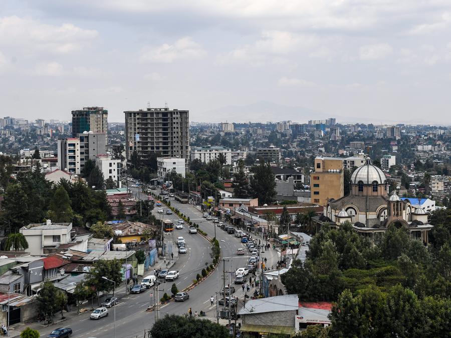 Photo prise le 13 février 2024 montrant une vue de la capitale éthiopienne d'Addis-Abeba. (Xinhua/Li Yahui)