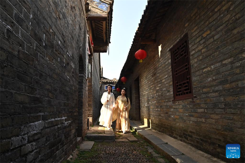 Guangxi : le village traditionnel de Nalu devient une attraction touristique et un lieu incontournable pour les voyages d'études