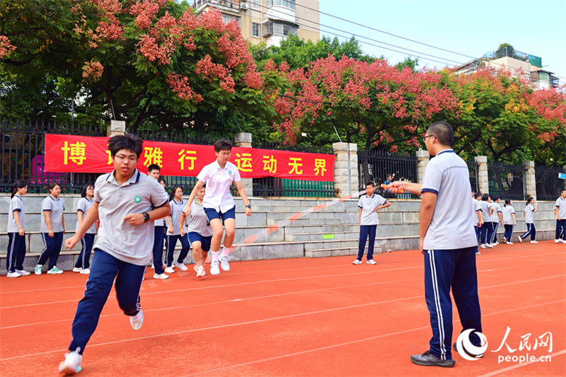 Fujian : les savonniers colorés de Xiamen se parent de leurs habits d'automne