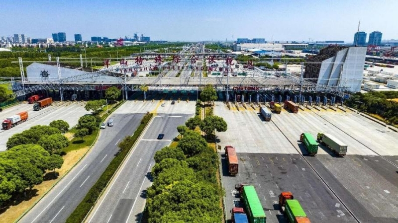 La Zone franche spéciale de Yangshan, dans la Zone franche pilote de Shanghai. (Ji Haixin / Pic.People.com.cn)