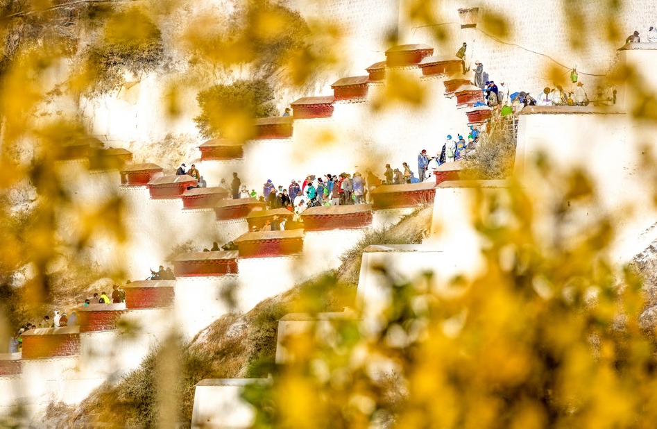 Xizang : la rénovation annuelle du Palais du Potala à Lhassa