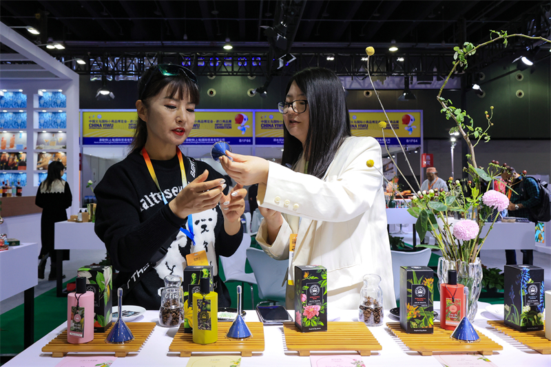 Zhejiang : ouverture du Salon international des produits de base d'Yiwu en Chine 2024 - Exposition des produits d'importation