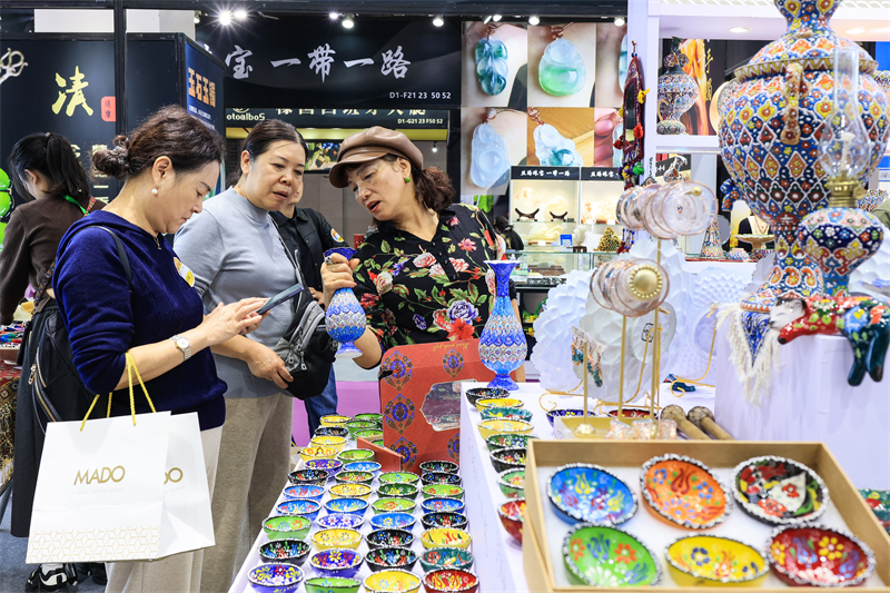 Zhejiang : ouverture du Salon international des produits de base d'Yiwu en Chine 2024 - Exposition des produits d'importation