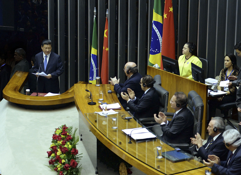 Le président chinois Xi Jinping prononce un discours au Congrès national brésilien à Brasilia, capitale du Brésil, le 16 juillet 2014. (Photo / Xinhua)