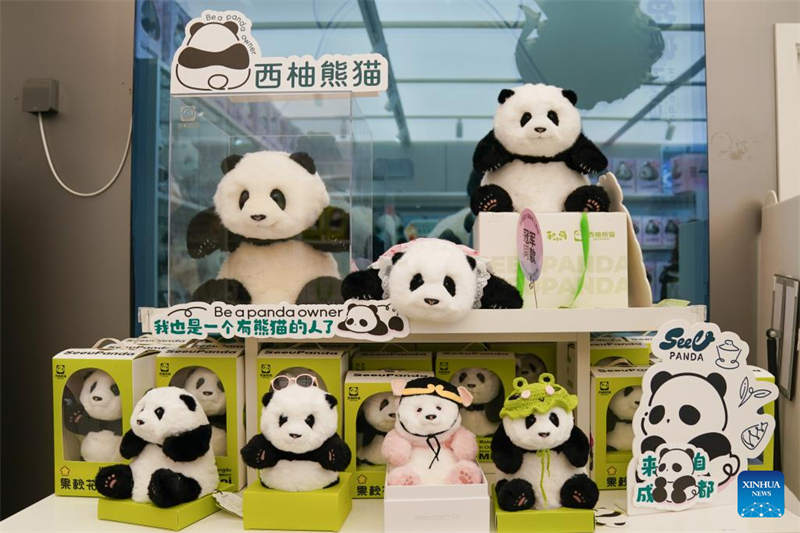 Les jouets innovants chinois sur le thème du panda populaires dans le monde entier