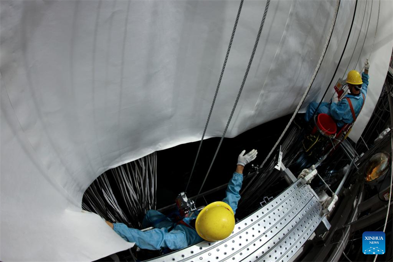 Guangdong : les travaux de l'observatoire souterrain de neutrinos de Jiangmen se poursuivent