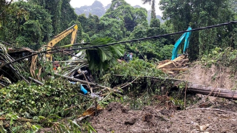 Indonésie : des glissements de terrain font au moins 7 morts et 7 disparus dans la province de Sumatra du Nord