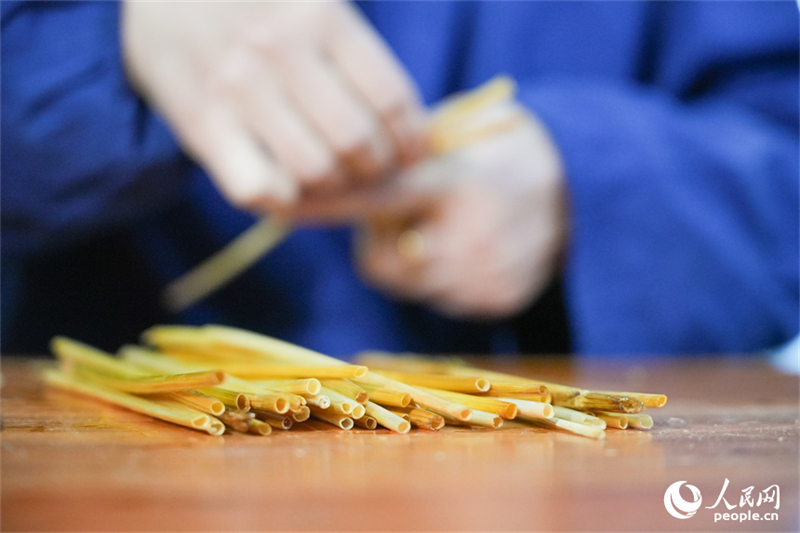 A la découverte du patrimoine culturel immatériel national : la transformation de la paille en une danse du dragon millénaire à Hukou, dans le Jiangxi