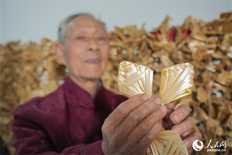 A la découverte du patrimoine culturel immatériel national : la transformation de la paille en une danse du dragon millénaire à Hukou, dans le Jiangxi