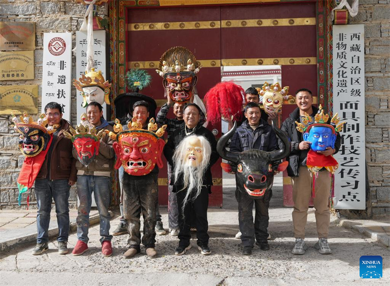 Xizang : histoire en photos d'un héritier de la technique traditionnelle de fabrication de masques tibétains