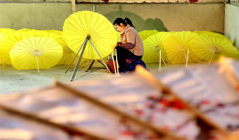 Hunan : à Changning, les petits parapluies en papier huilé soutiennent la voie vers la prospérité