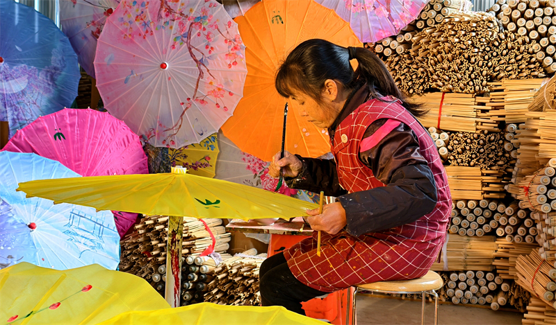 Hunan : à Changning, les petits parapluies en papier huilé soutiennent la voie vers la prospérité