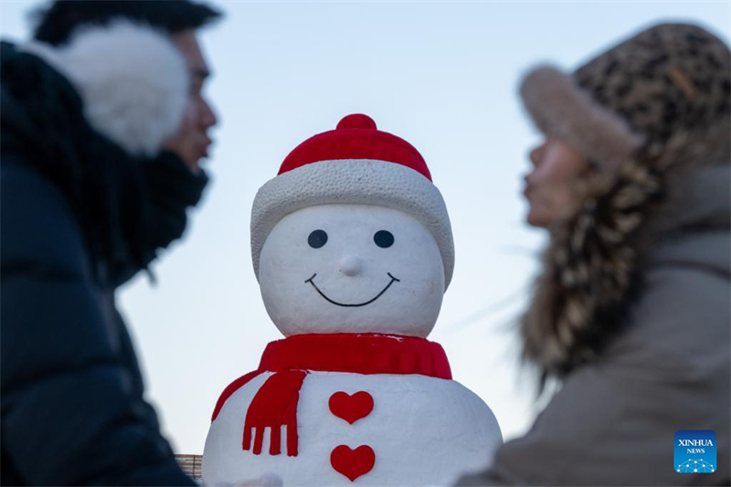 Heilongjiang : un bonhomme de neige géant installé à Harbin