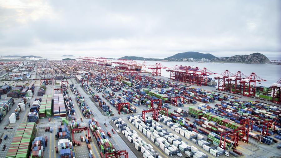 Le terminal à conteneurs automatisé du Port en eau profonde Yangshan de Shanghai, dans l'est de la Chine, le 17 septembre 2023. (Photo : Wang Yiming)