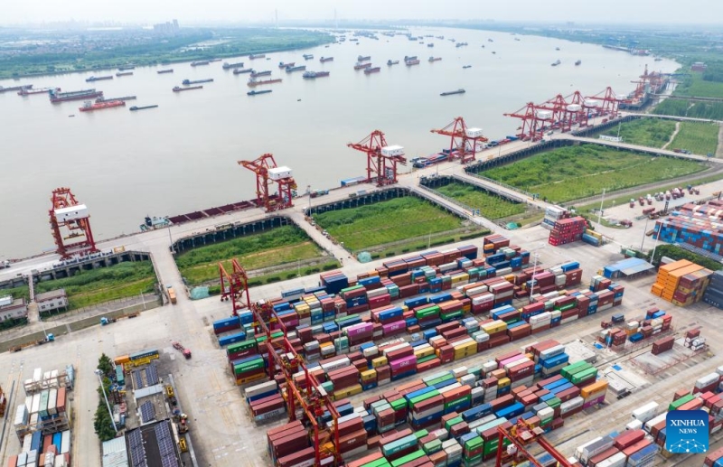 Hubei : le port de Yangluo à Wuhan, port majeur sur le fleuve Yangtsé