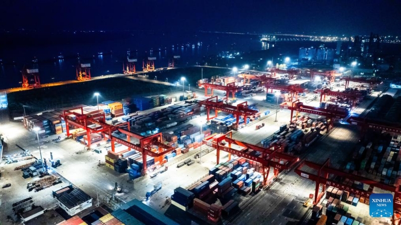 Hubei : le port de Yangluo à Wuhan, port majeur sur le fleuve Yangtsé