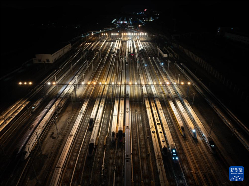 Guizhou : les trains à grande vitesse prêts pour la vague de voyages de la fête du Printemps