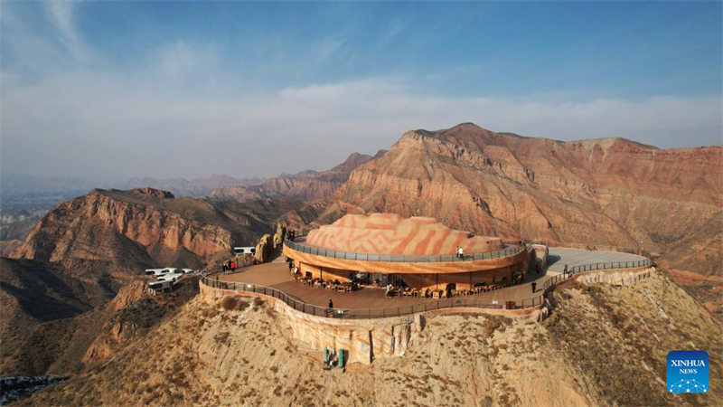 Gansu : les paysages colorés des reliefs Danxia à Lanzhou