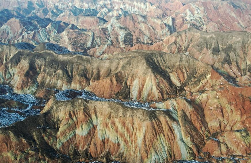 Gansu : les paysages colorés des reliefs Danxia à Lanzhou