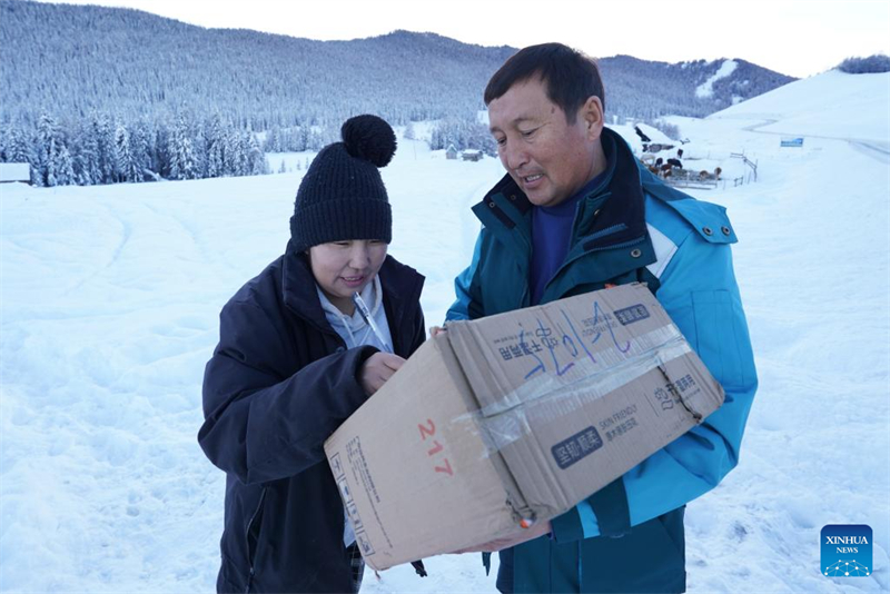 Xinjiang : histoire en photos d'un postier rural à Altay