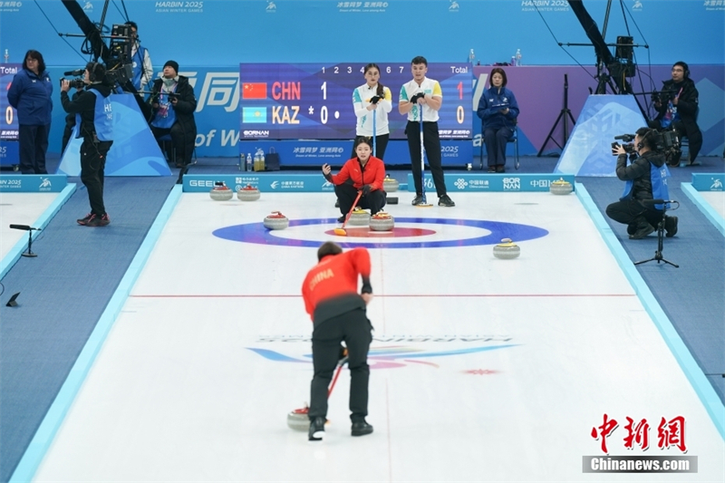 Les athlètes chinois remportent leur première victoire des 9e Jeux d'hiver asiatiques