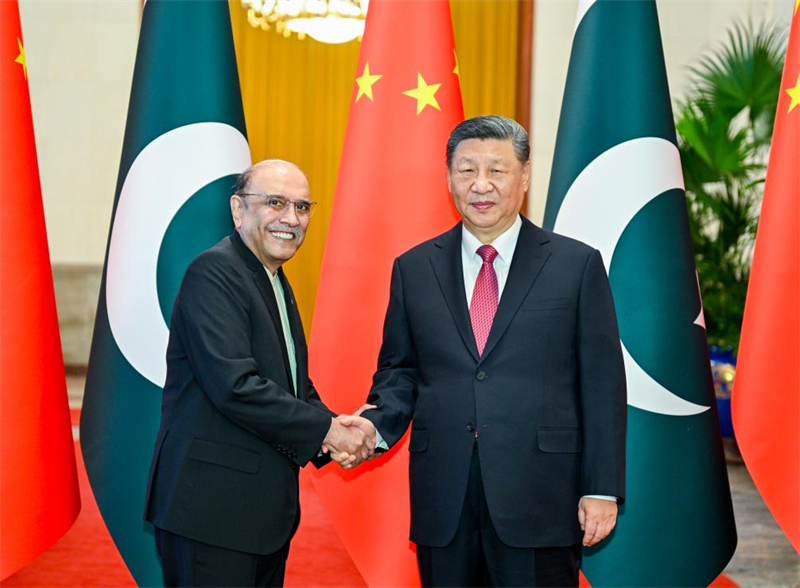 Xi Jinping s'entretient avec le président pakistanais