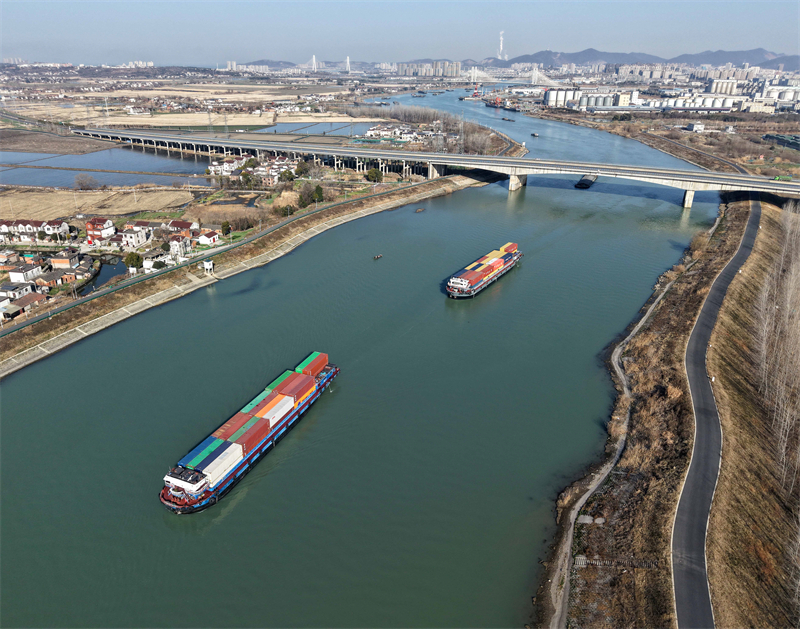 Anhui : la scène animée de la « voie navigable dorée » entre Hefei et le fleuve Yangtsé