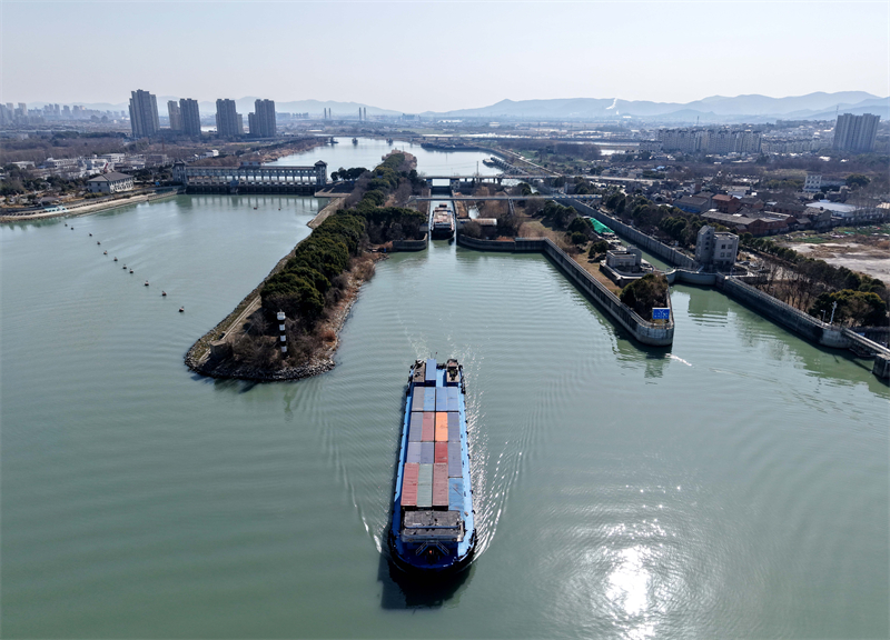 Anhui : la scène animée de la « voie navigable dorée » entre Hefei et le fleuve Yangtsé