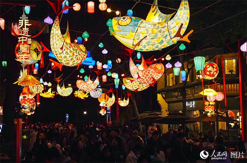 La Fête des Lanternes est là, une douce chaleur envahit le monde