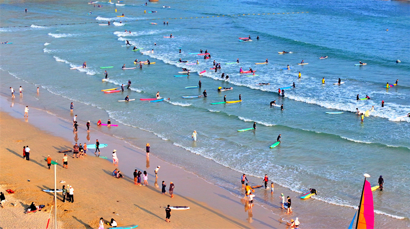 Hainan : les joies du surf à Sanya