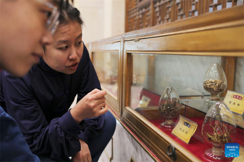 La nouvelle vitalité de la marque chinoise ancestrale de MTC Tong Ren Tang