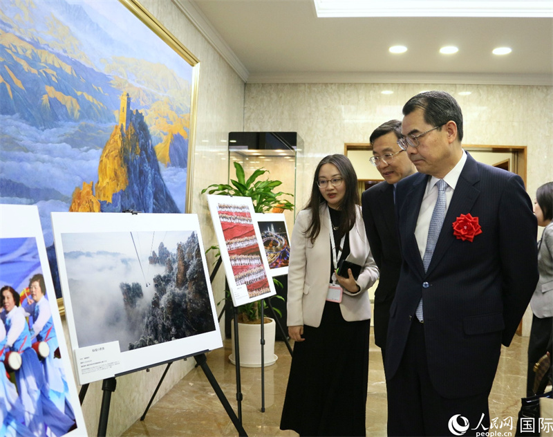 La 4e cérémonie de remise des prix du concours « Reflets colorés de la Chine – La Chine vue par les Japonais » s'est tenue à Tokyo