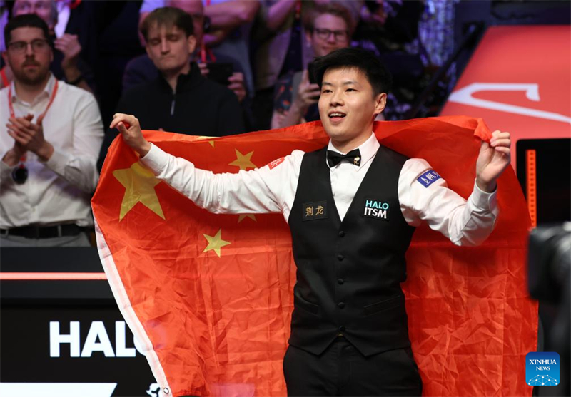 Le Chinois Zhao Xintong devient le premier asiatique à remporter le Championnat du monde de snooker