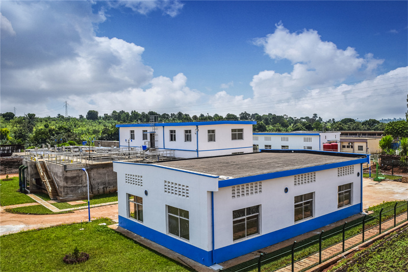 Comment la « source de propreté » construite par la Chine profite à des milliers de ménages au Cameroun