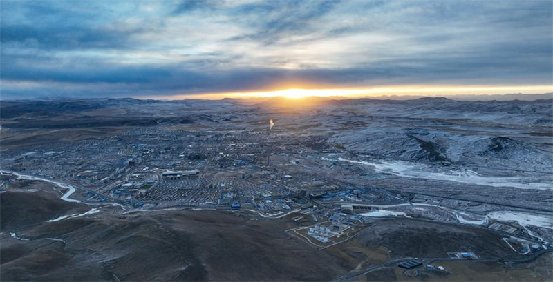 Xizang : Nagqu fait progresser le verdissement urbain sur « le toit du toit du monde »