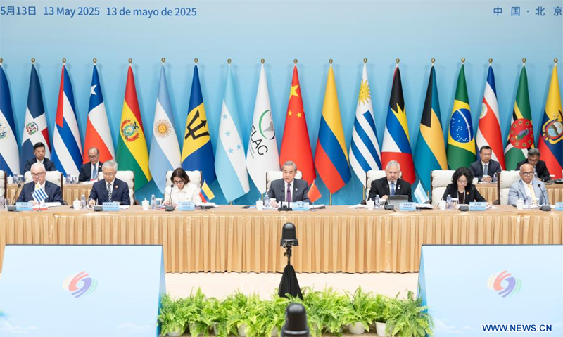 Wang Yi appelle la Chine et les pays d'Amérique latine et des Caraïbes à mettre en œuvre le consensus atteints par leurs dirigeants