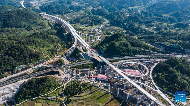 Guizhou : la voie rapide Guiyang-Pingtang en construction