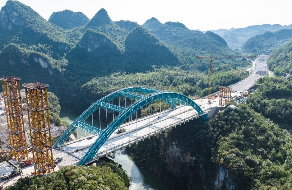 Guizhou : la voie rapide Guiyang-Pingtang en construction