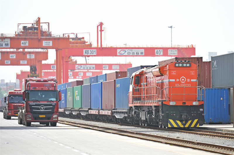 Henan : les trains de fret Chine-Europe se préparent à partir depuis Zhengzhou