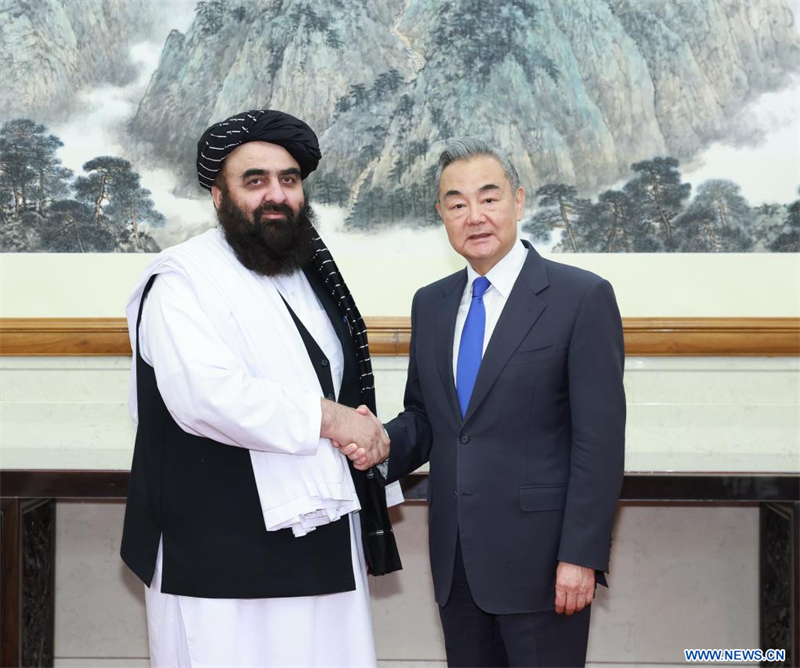 Le ministre chinois des Affaires étrangères rencontre le ministre afghan des Affaires étrangères par intérim à Beijing