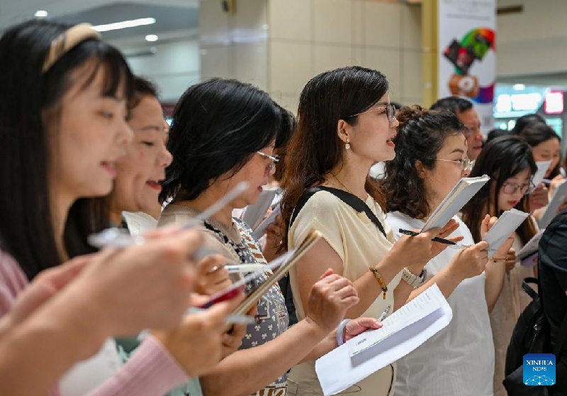 Zhejiang : le marché international d'Yiwu offre un programme de formation linguistique gratuit aux commerçants