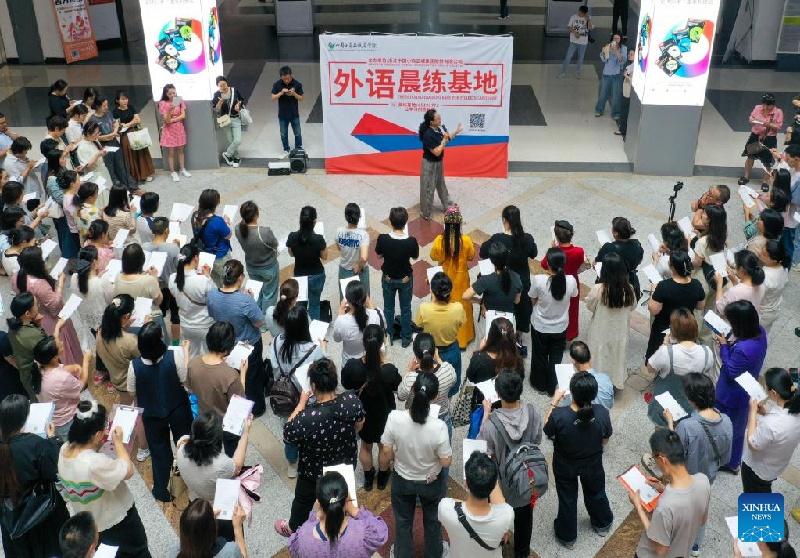 Zhejiang : le marché international d'Yiwu offre un programme de formation linguistique gratuit aux commerçants