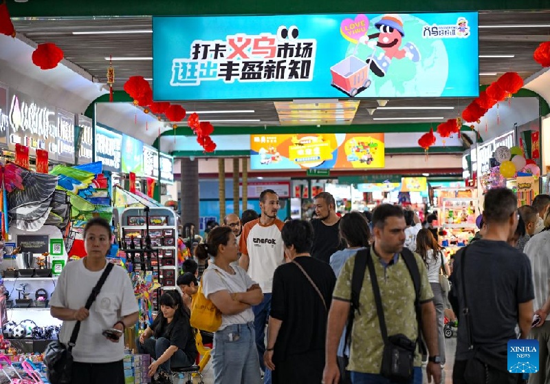 Zhejiang : le marché international d'Yiwu offre un programme de formation linguistique gratuit aux commerçants