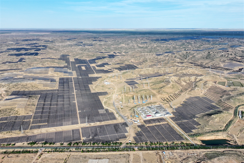 Ningxia : la centrale photovoltaïque favorise le développement vert à Yinchuan